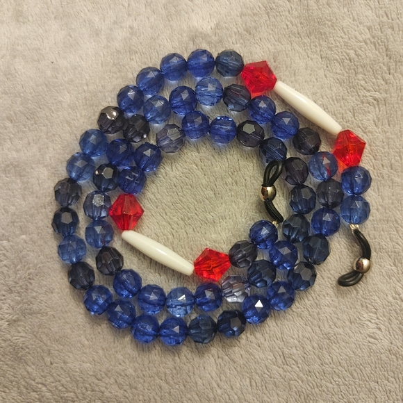 Red and Blue Beaded Eyeglasses Chain - Picture 2 of 3